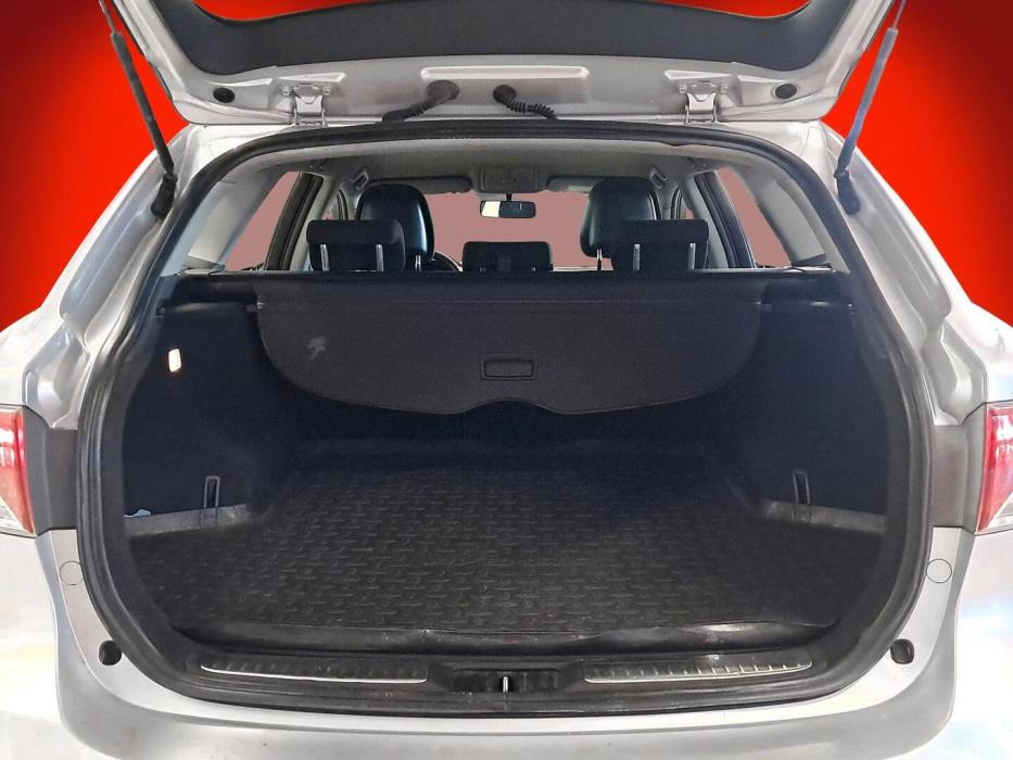 TOYOTA Avensis 2011