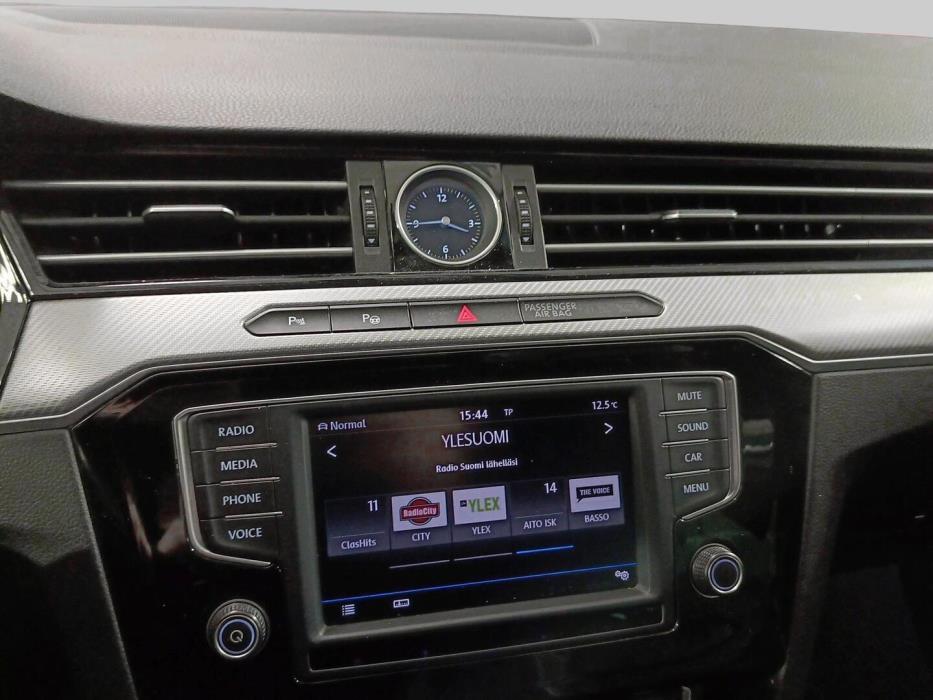 VOLKSWAGEN Passat 2017