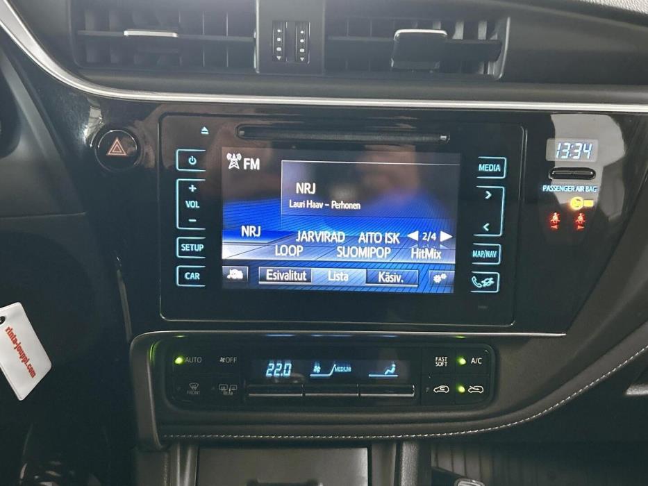 TOYOTA Auris 2016