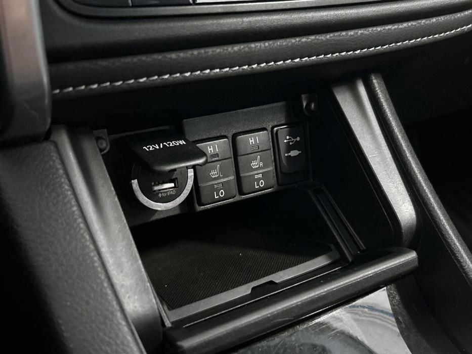 TOYOTA Auris 2016