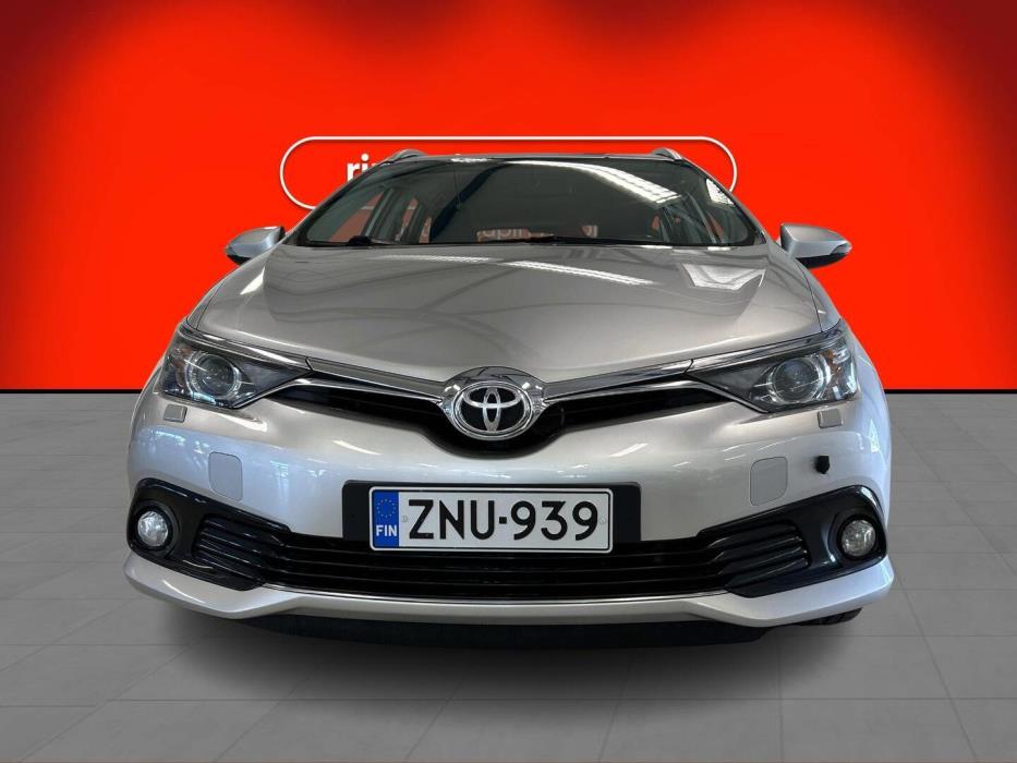TOYOTA Auris 2016
