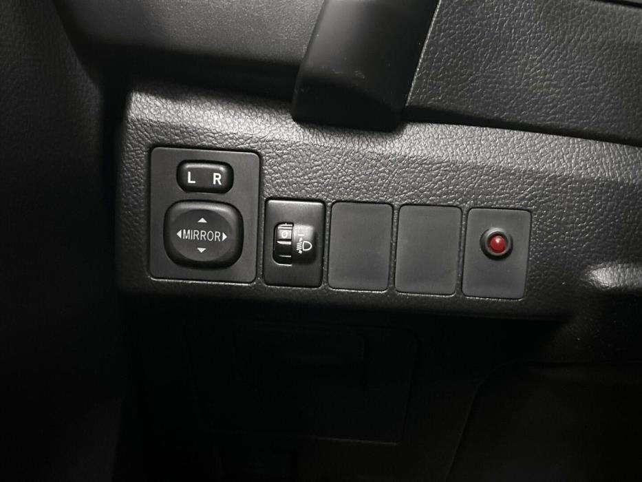 TOYOTA Auris 2016