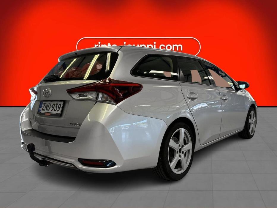 TOYOTA Auris 2016
