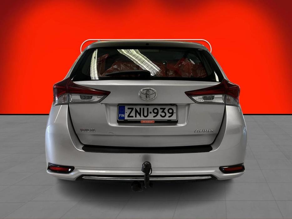 TOYOTA Auris 2016