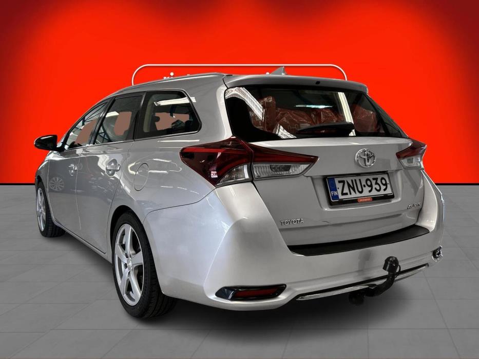 TOYOTA Auris 2016