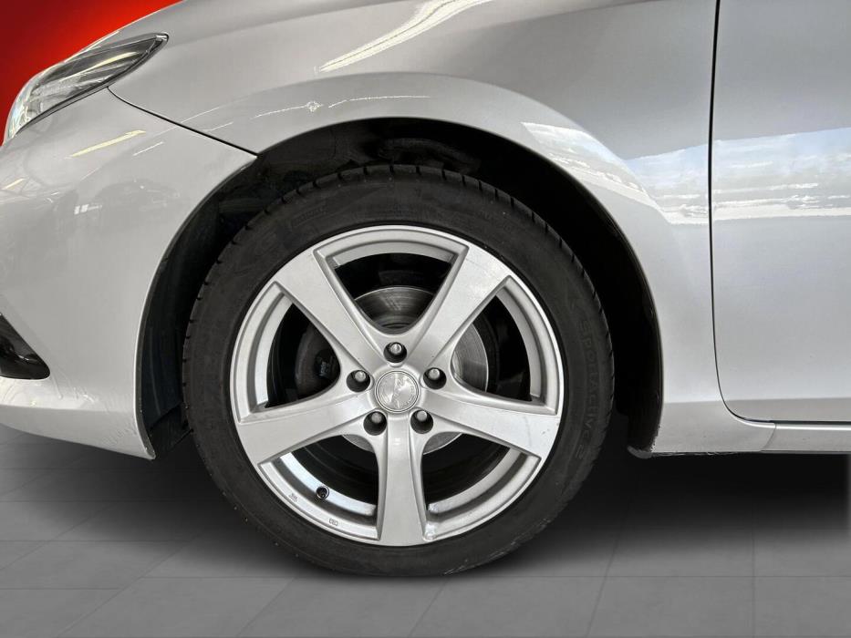 TOYOTA Auris 2016