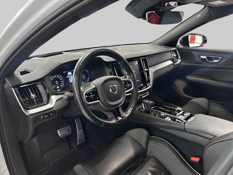 VOLVO V60 2020
