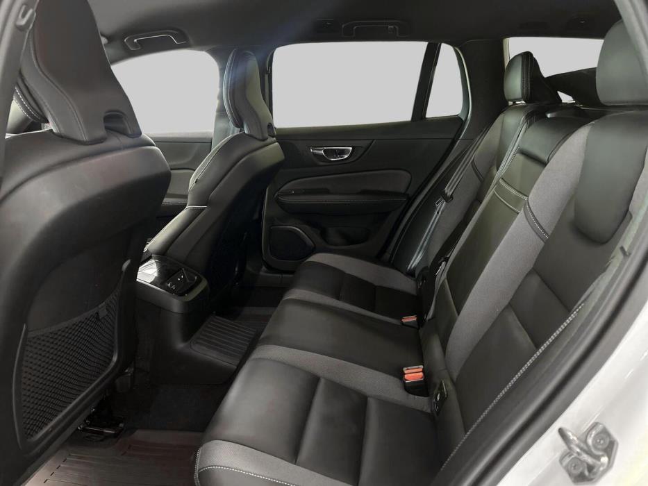 VOLVO V60 2020