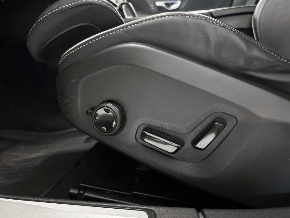 VOLVO V60 2020
