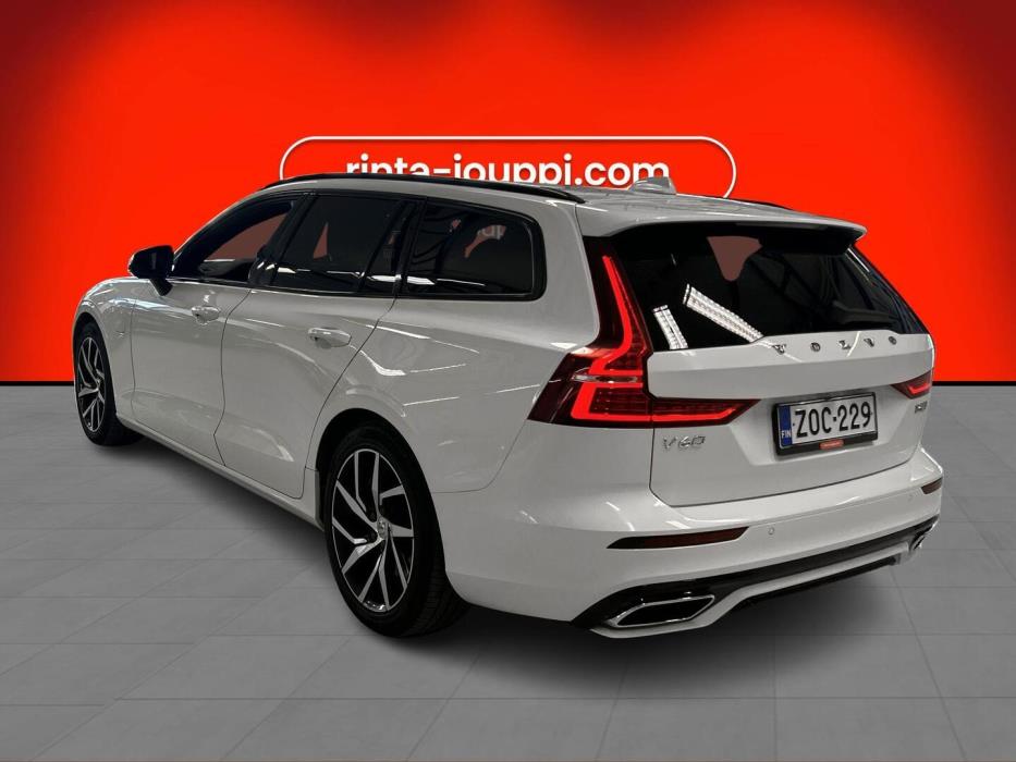 VOLVO V60 2020