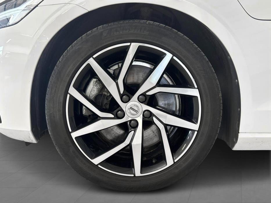 VOLVO V60 2020