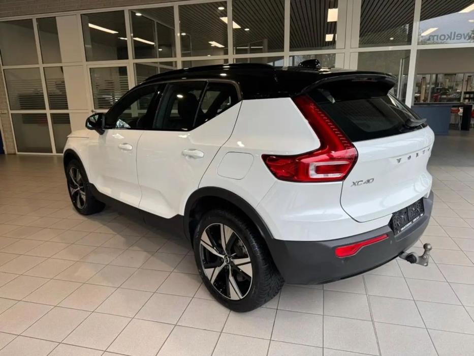 VOLVO XC40 2022