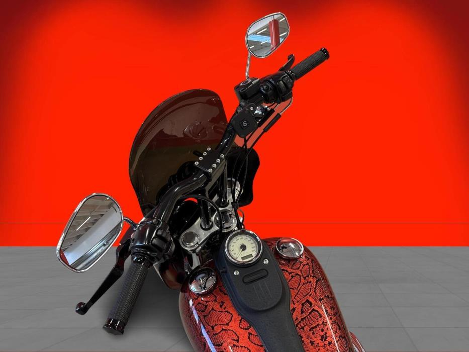 HARLEY-DAVIDSON DYNA 2011