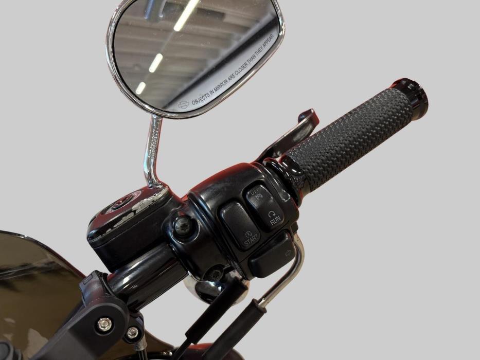 HARLEY-DAVIDSON DYNA 2011