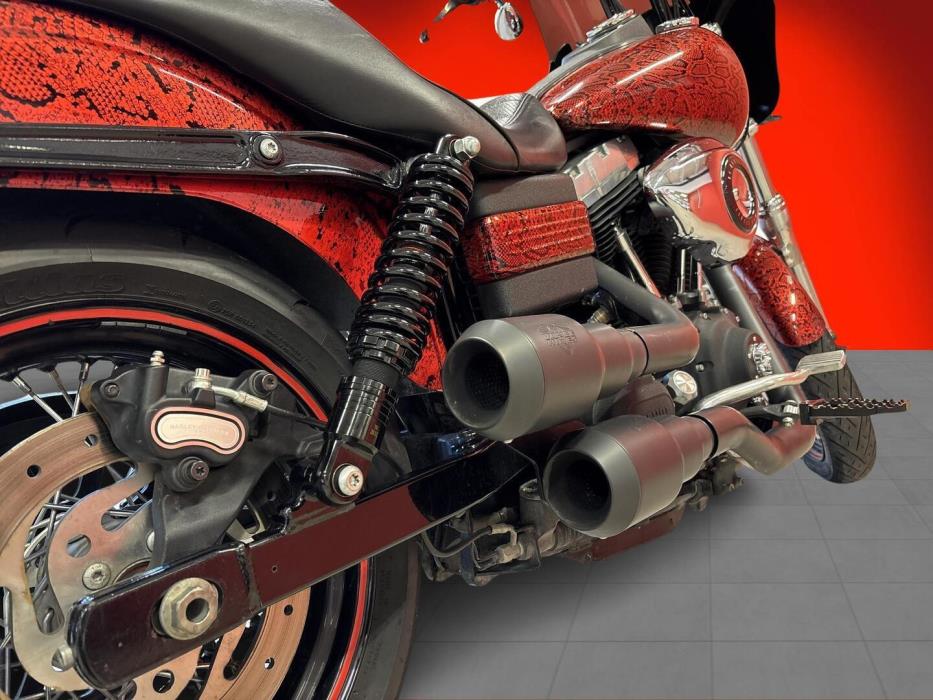 HARLEY-DAVIDSON DYNA 2011