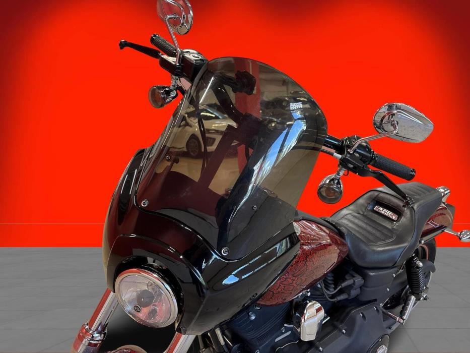 HARLEY-DAVIDSON DYNA 2011