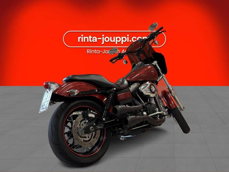 HARLEY-DAVIDSON DYNA 2011