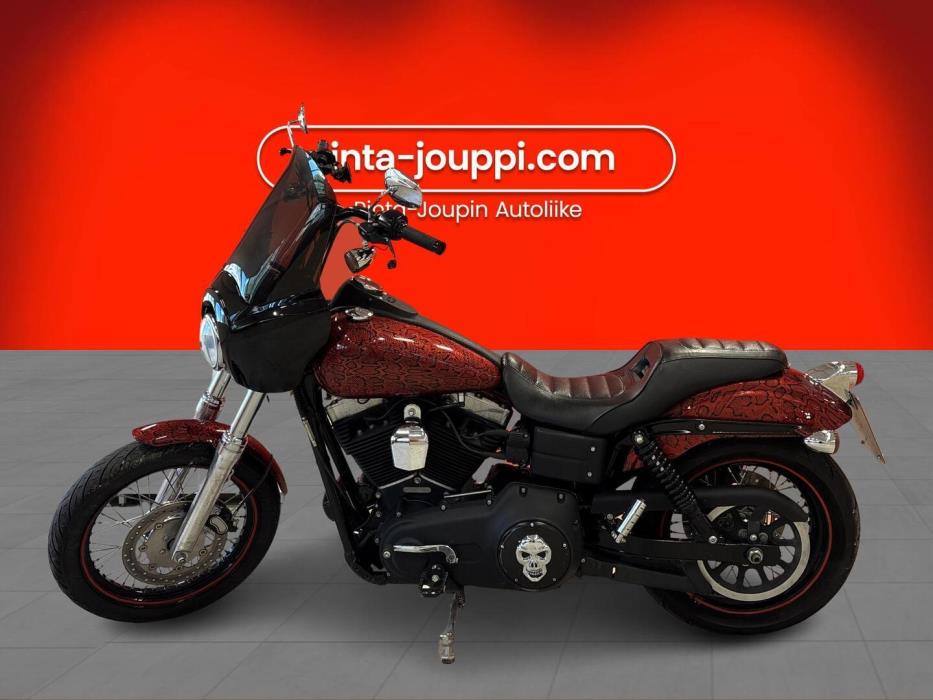 HARLEY-DAVIDSON DYNA 2011