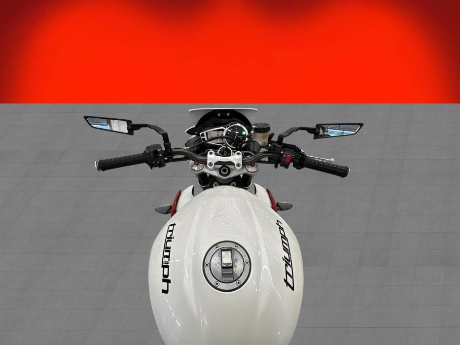 TRIUMPH STREET TRIPLE 2015
