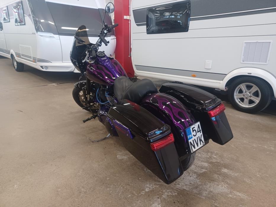 HARLEY-DAVIDSON DYNA 2006