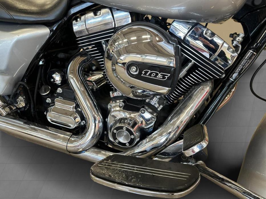 HARLEY-DAVIDSON Touring 2014