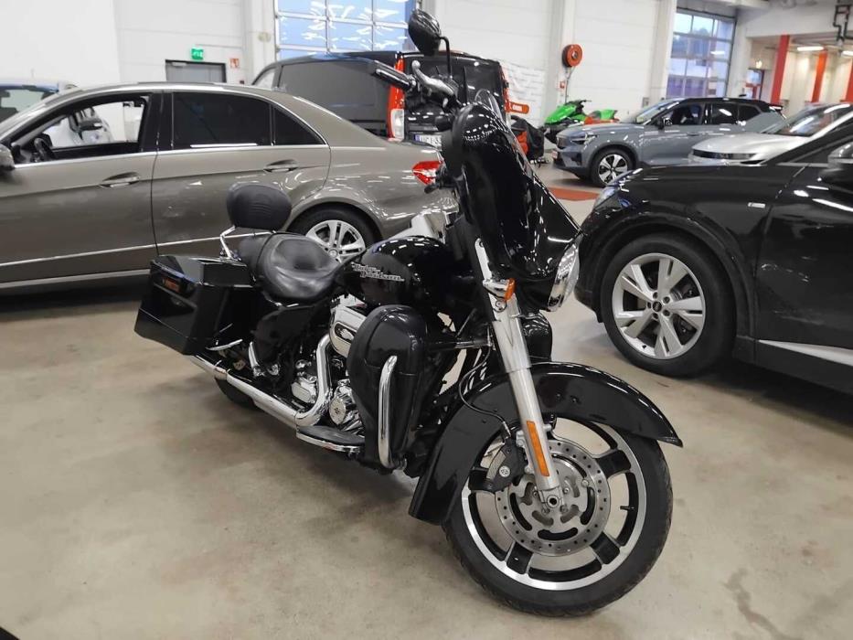 HARLEY-DAVIDSON TOURING 2011