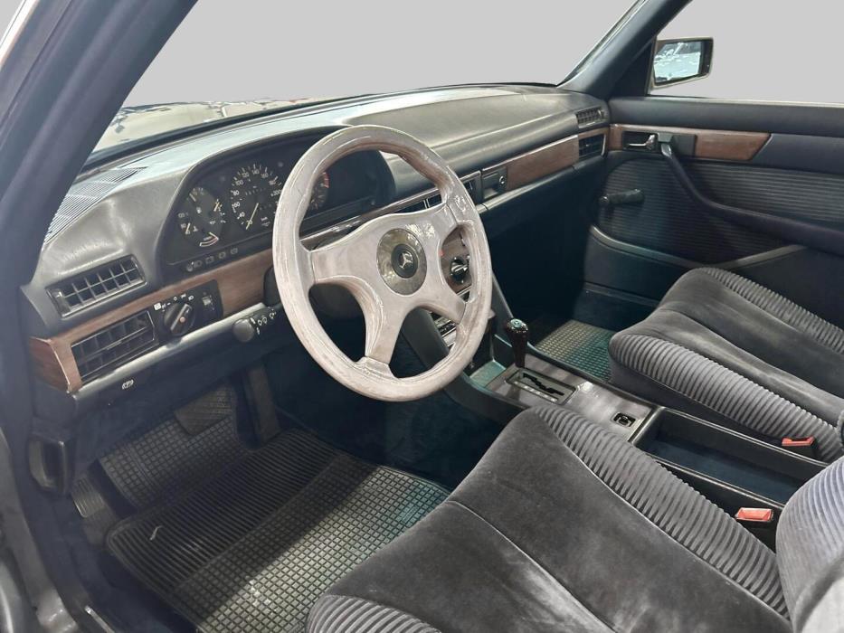 MERCEDES-BENZ S 1980