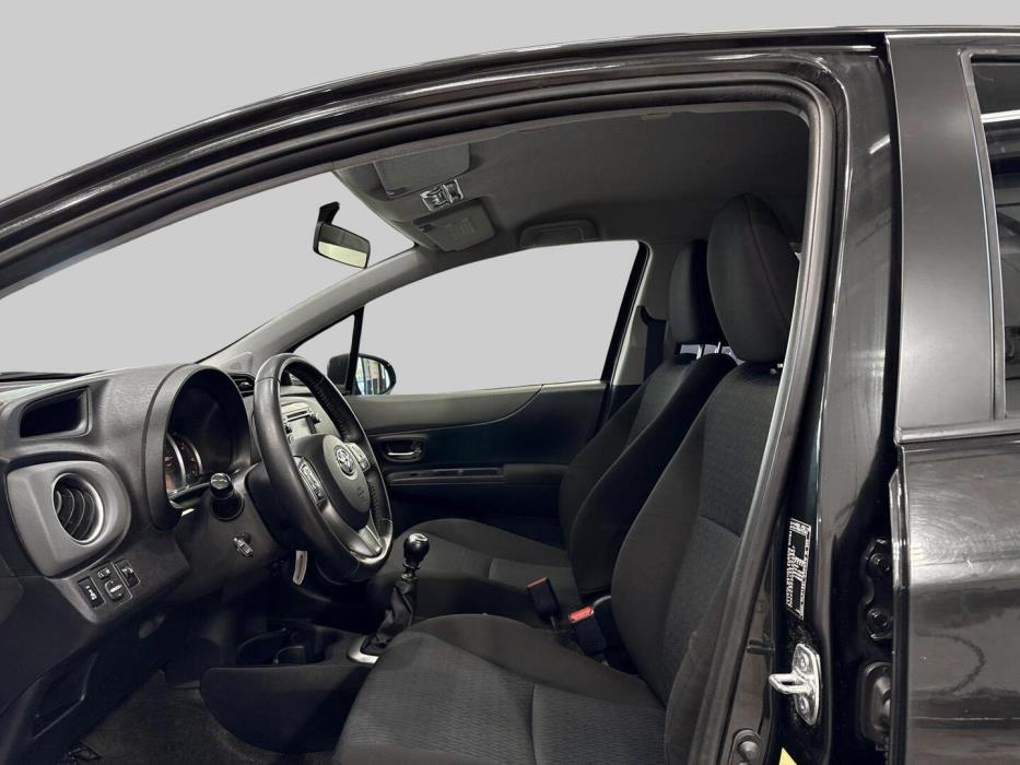 TOYOTA Yaris 2012