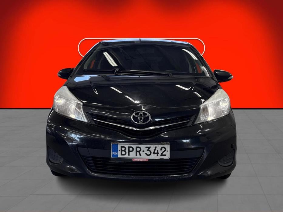 TOYOTA Yaris 2012