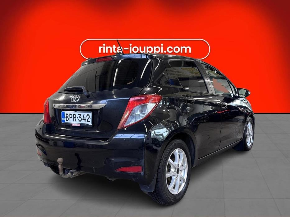 TOYOTA Yaris 2012
