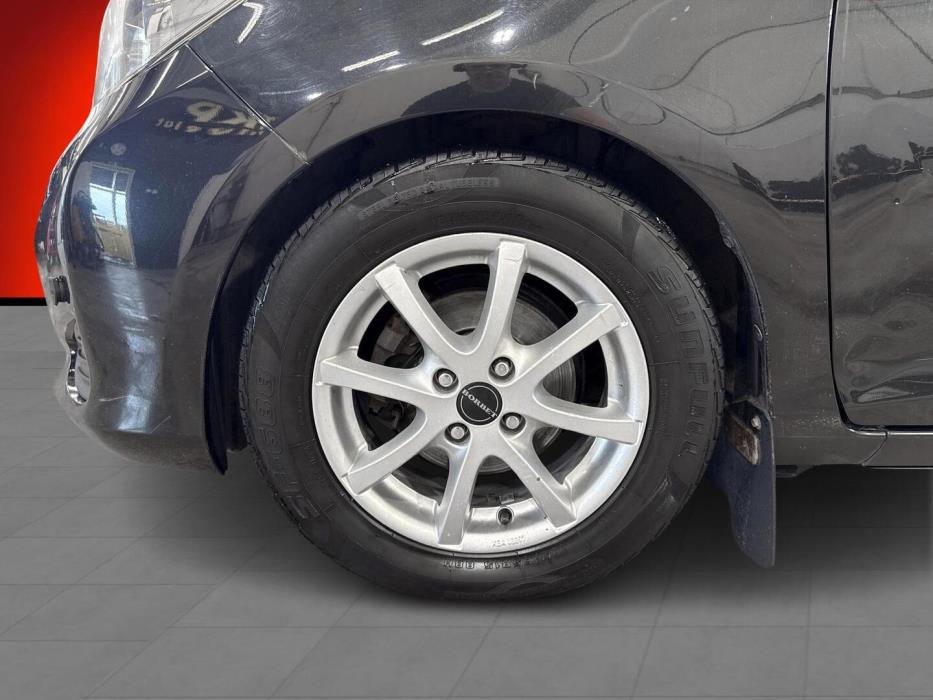 TOYOTA Yaris 2012