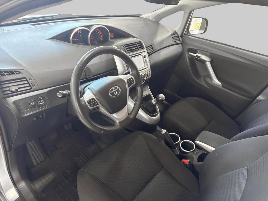 TOYOTA Verso 2012