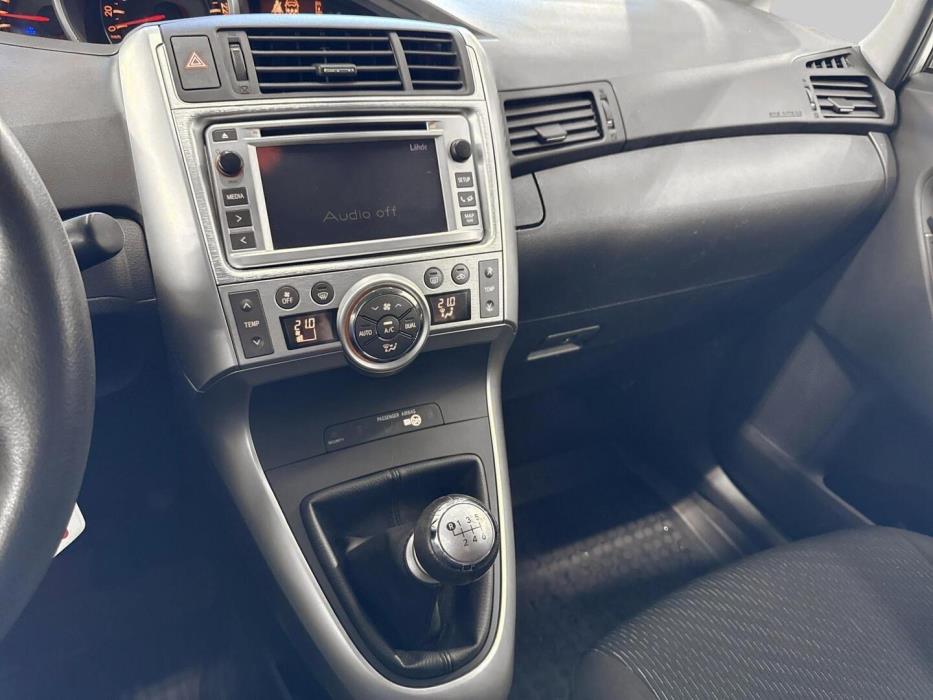TOYOTA Verso 2012