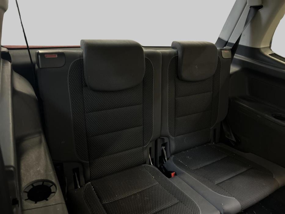 VOLKSWAGEN Touran 2015