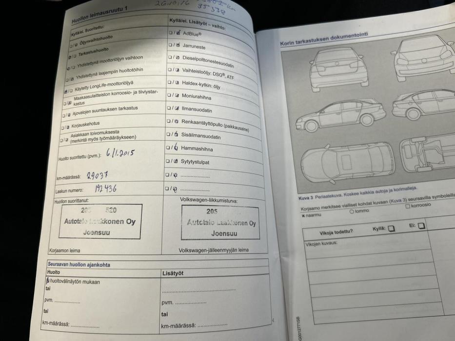 VOLKSWAGEN Touran 2015