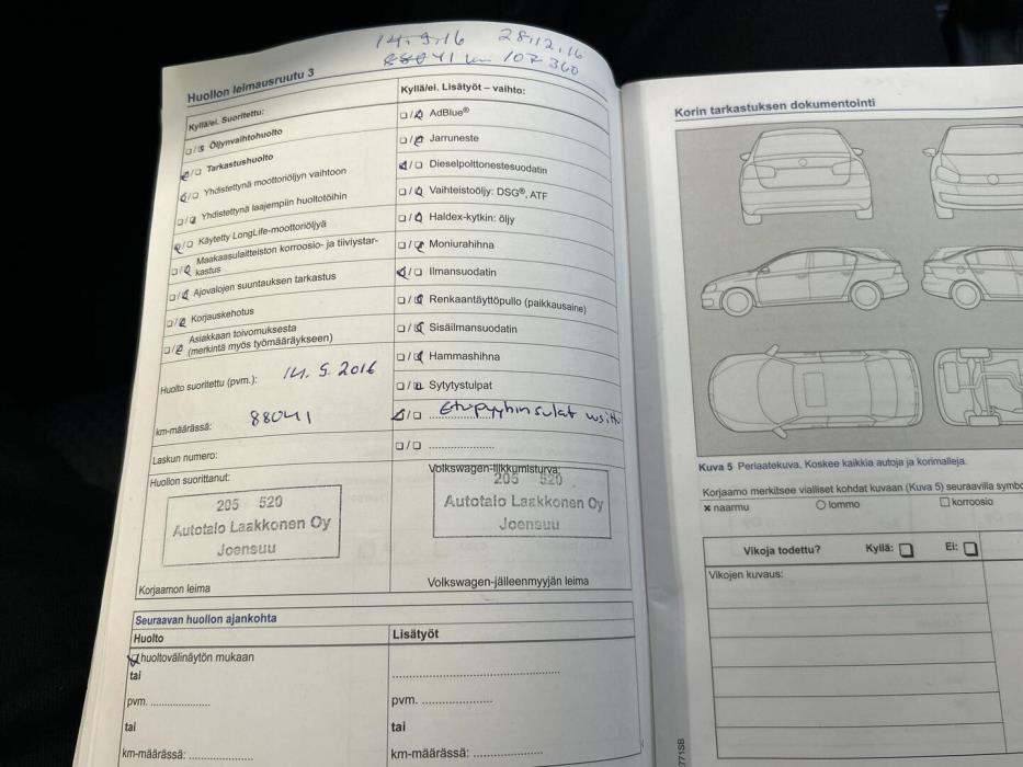 VOLKSWAGEN Touran 2015