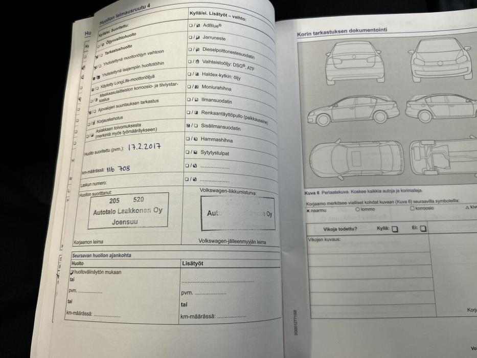 VOLKSWAGEN Touran 2015