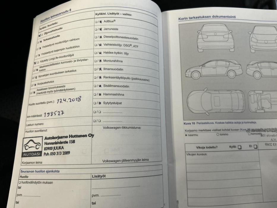 VOLKSWAGEN Touran 2015