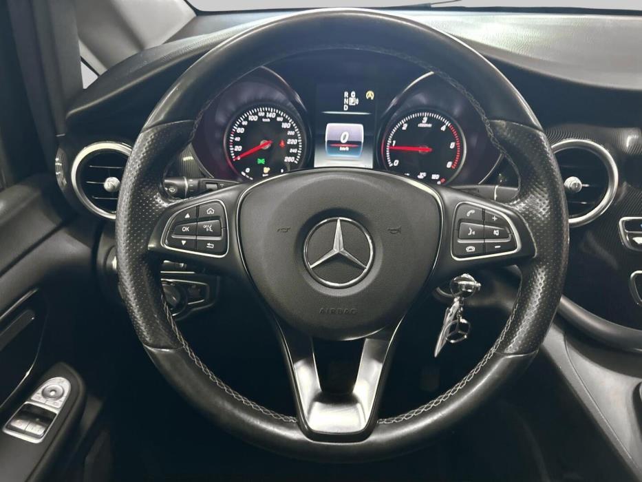 MERCEDES-BENZ V 2015