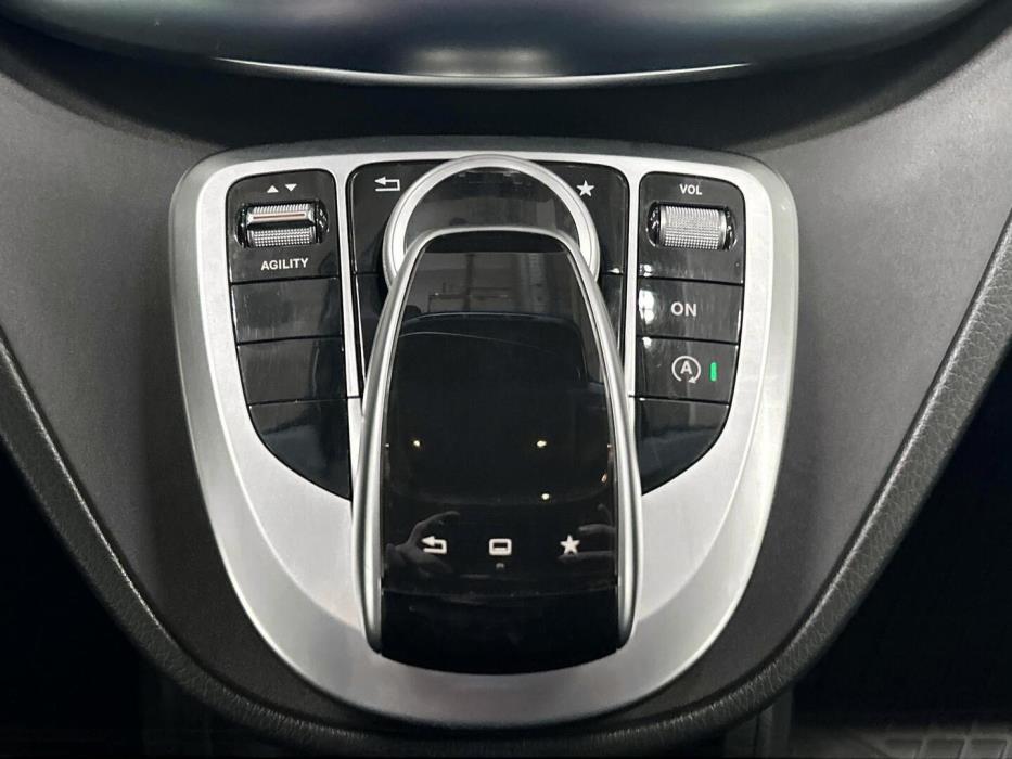 MERCEDES-BENZ V 2015