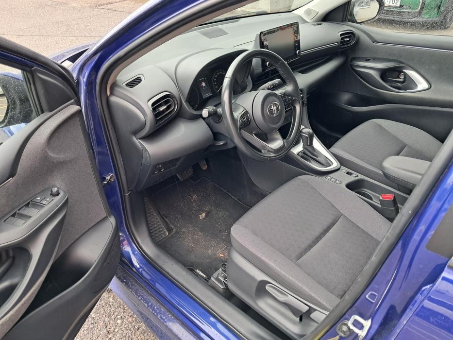 TOYOTA Yaris 2021