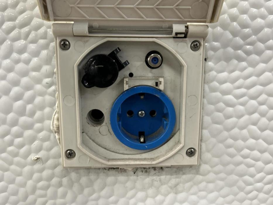 DETHLEFFS NOMAD 2014