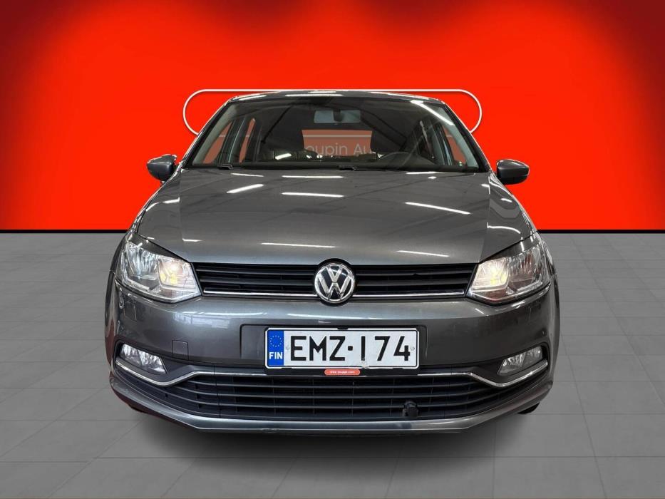 VOLKSWAGEN Polo 2015