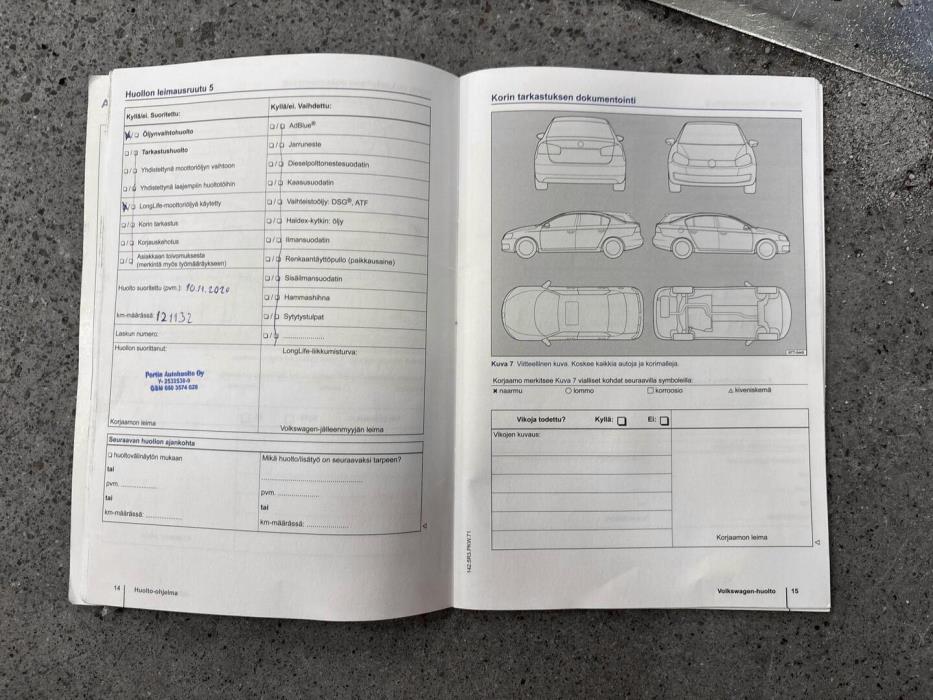 VOLKSWAGEN Polo 2015