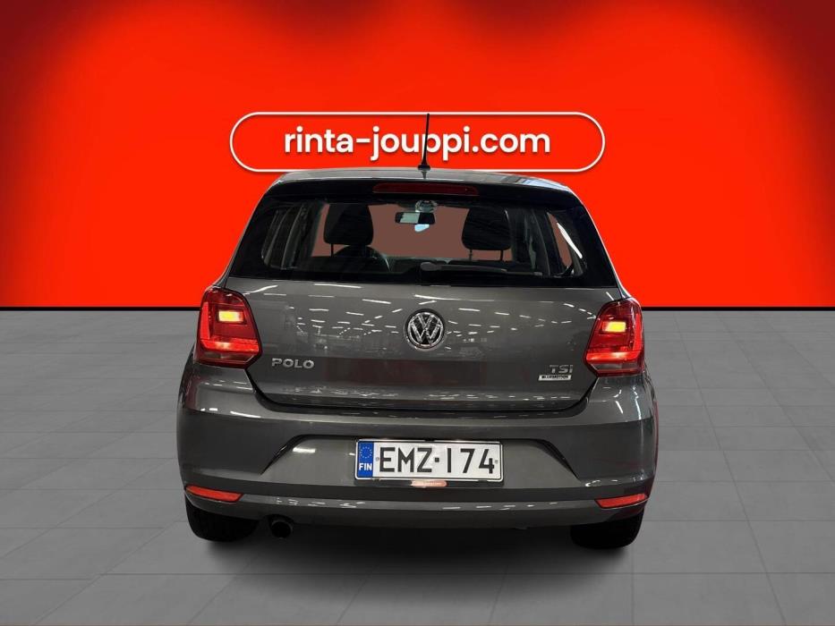 VOLKSWAGEN Polo 2015