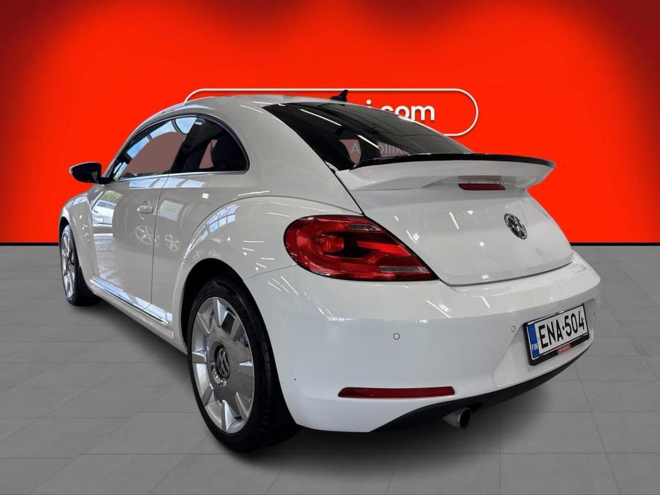 VOLKSWAGEN Beetle 2014