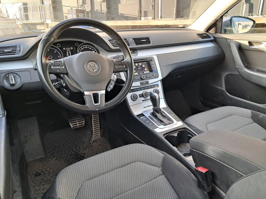 VOLKSWAGEN Passat 2014