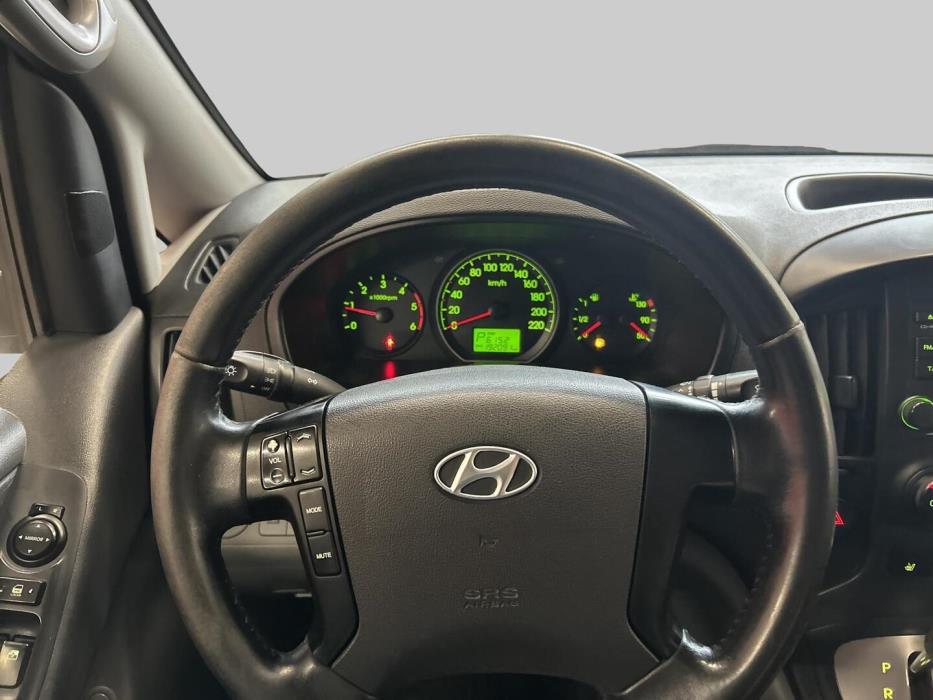 HYUNDAI H-1 2012