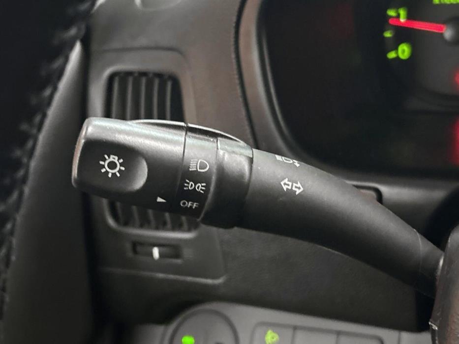 HYUNDAI H-1 2012