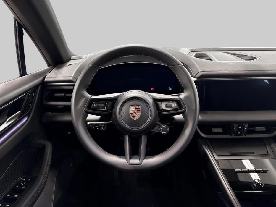 PORSCHE Macan 2024